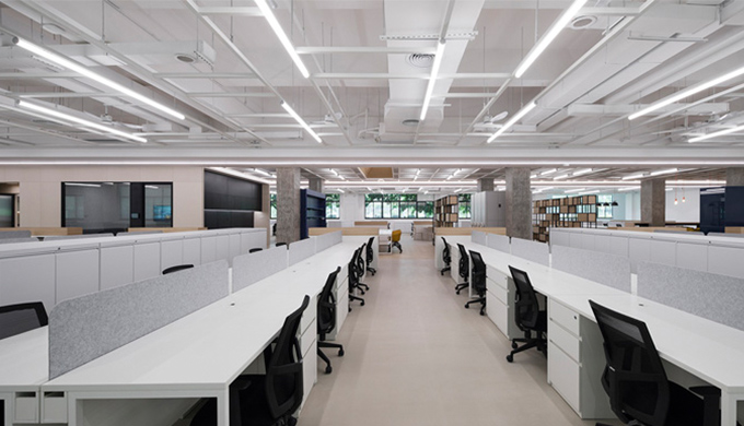 上海開放式辦公室裝修有哪些缺點和優(yōu)點？