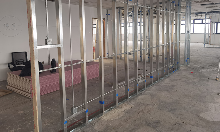 上海長寧世貿商城辦公室施工現場2