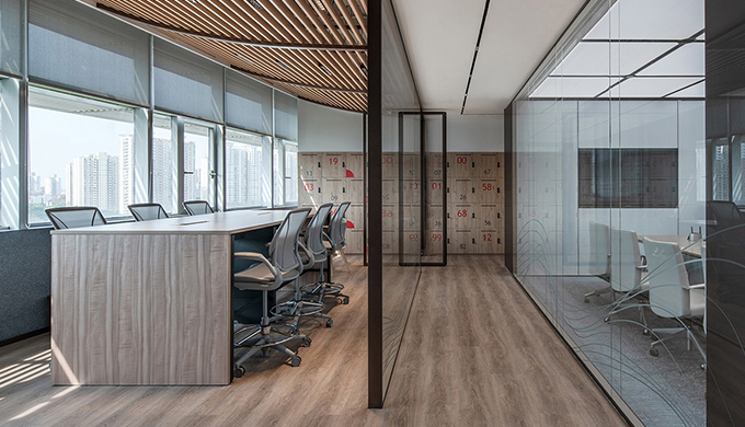 再好的上海辦公室裝修設計方案也需要良好的照明輔助